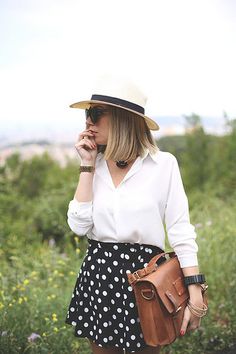 Barcelona Style, Coachella Fashion, Dot Skirt, Karen Walker, Quito, White Outfits, Summer Wear, White Polka Dot, Free Movies