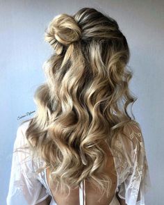 Dance Hairdos, Cornwall Elopement, Valentines Dance, Hairstyle Accessories, Pumpkin Paintings, Easy Wedding Guest Hairstyles, Bridemaids Hairstyles, Wedding Hairstyle Ideas, Ball Hair