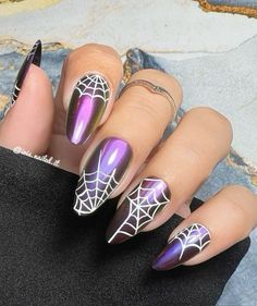 Halloween Witch Nails Design, Chrome Halloween Nails, Unique Halloween Nails, Creepy Halloween Nails, Halloween Bat Nails, Spider Nails, Halloween Nail Art Designs, Fun Halloween Nails, Nail Art Halloween