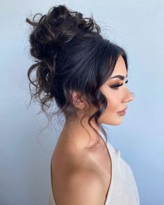 Top 20 Trendy Layer Haircuts To Elevate Your Layers Styling Upstyle For Bridesmaid, Bun Curled Hairstyles, Textured High Bun Wedding, Messy Bun Upstyle, High Textured Bun, Bridesmaid High Bun Hairstyles, Mid Hair Bun, High Hair Up, Hair Updos Bun