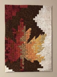 All in Crafts - OMG ... That's wonderful! So perfect job Canadian Quilts, Leaf Quilts, Autumn Quilts, Leaf Quilt, Pixel Quilting, Fall Quilt Patterns, Watercolor Quilt, Fall Quilt, Landscape Quilts