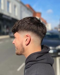 Clean Fades Men, Low Fade Textured Top, Male Haircuts Straight Hair Short, Low Fade Side Part, French Crop Low Fade, Low Mid Fade, Mid Drop Fade, Crop Fade, Mid Skin Fade