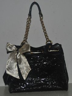 Sparkly Juicy Couture Bags..omg... Nia Vardalos, Juicy Couture Baby, Bags Cheap, Perfect Purse, Juicy Couture Bags, Couture Bags, Material Girl, Fashion Attire, Material Girls