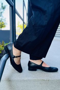 Elsey Shoe Shapewear Swimsuit, Boho Soul, Wardrobe Needs, Loafer Mules, Classic Chic, Sneaker Heels, Black 7, Boots Outfit, Stacked Heel