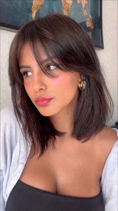 #ShortCurtainBangs #StylishHair #FreshTwist #TrendyFringe #ModernHair #HairstyleIdeas #HairTrends #ChicHair #TrendyLook #BangsInspo #ShortHair #HairFashion #HairGoals #HairstyleInspiration #BangsGoals Short Haïr Cut With Bangs, Haïr Cut Short Hair, Bob Hair With Curtain Bangs, Short Brown Hair With Curtain Bangs, Short Brunette Hair With Bangs, Short Hair Cuts For Women With Bangs, Haircut Short Hair With Bangs, French Bangs Short Hair, Short Cute Haircuts