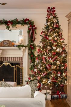 a decorated christmas tree in a living room