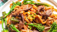 Stir-Fry Your Way to Perfect Pad See Ew at Home Pad See Ew Recipe, Stir Fry Noodles Recipe, Fried Noodles Recipe, Fried Noodle, Chinese Broccoli, Pad See Ew, Chicken Fresh