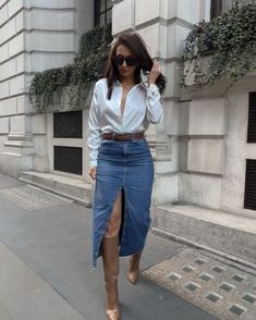 15+ simple denim skirt outfit ideas you will want to wear this Fall — ASHLINA KAPOSTA Stradivarius Denim Skirt, Midi Denim Skirt Outfit Fall, Jean Skirt Outfits Fall, Denim Skirt Outfit Fall, Denim Midi Skirt Outfit, Long Denim Skirt Outfit, Jean Skirt Outfits, Skirt Tulle, Skirt Outfits Fall