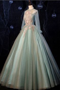 Quinceanera Dresses Green, Gown With Long Sleeves, Royal Outfit, Long Ball Gown, Long Sleeve Wedding Dresses, Sleeve Wedding Dresses, Pink Ball Gown, Tulle Material, Green Tulle