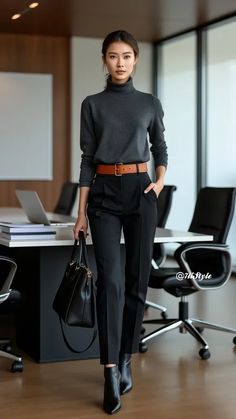 Smart Winter Business Casual Look for Women How To Dress For An Office Job, Winter Work Office Outfits, Women’s Fashion Winter Work, Classic Business Casual Outfits, Conservative Business Casual, Texas Business Casual, Elevated Business Casual Women, Best Work Outfits For Women, 2025 Business Casual