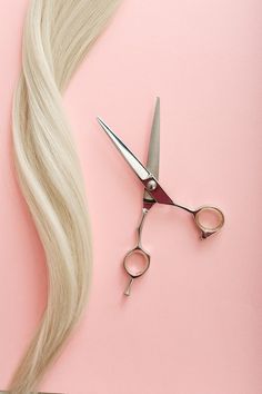 Pink Hairdressing Aesthetic, Salon Stock Photos, Hair Tools Aesthetic, Hairdresser Aesthetic, Hairstylist Ideas, Hair Salon Aesthetic, New Hair Stylist, Hairdresser Tools, Pink Color Background