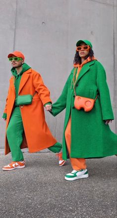 Colourful Streetwear, Orange And Green Outfit, Matching Outfits Couple, Couple Outfits Matching, Outfits Matching