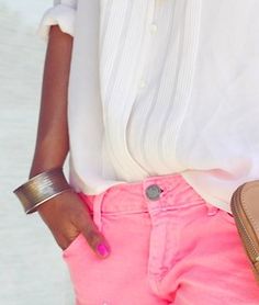 Neon pants Pink Jeans, Fashion Quotes, Pink Shorts, Looks Style, Look Fashion, White Shirt, Spring Summer Fashion