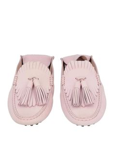 Appliqué: Fringe.ColoreFoto_ID: 65.Composition: Soft Leather.CustomsInvoiceDescr: Leather,Pebbled sole,-.Design: Solid color.FOOTWEAR: Open-toe mule.Footwear Model: Model Mules.Footwear Sole: Rubber nubbed sole.Heel Shape: No heel.HSCode: 64039938.ItemDescription: leather, nubuck, tassels, fringes, solid color, leather backing, round toeline, flat, pebbled sole, contains non-textile parts of animal origin, mules model.KeywordDescription: Leather Nubuck Tassels fringes Solid color Leather backing Round toeline Flat Pebbled sole Contains non-textile parts of animal origin Mules model not made of fur Label present No platform Flat - Not EAC Certified.MacroDetails_Seasonability: Summer.MainMaterial: Soft Leather.Material Description: Leather.Material processing: Nabuk.Proposition65: Propositio Leather Slip-on Moccasins With Tassels, Leather Tassel Slip-on Moccasins, Spring Moccasins With Suede Lining And Round Toe, Leather Tassel Loafers With Flat Heel, Pink Leather Moccasins With Round Toe, Suede Tassel Slip-on Moccasins, Casual Leather Moccasins With Fringe, Spring Leather Tassel Loafers With Closed Toe, Leather Tassel Loafers For Spring