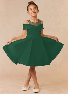 Your little girl will feel like a princess in Shirin, our satin A-line dress. She features a pleated twist bodice and a beautiful pleated skirt. Green Flower Girl Dresses, Gigi Dress, Green Satin Dress, Emerald Dresses, 2025 Wedding, Emerald Green Dresses, Kids Gown, Short Gowns, Girls Christmas Dresses