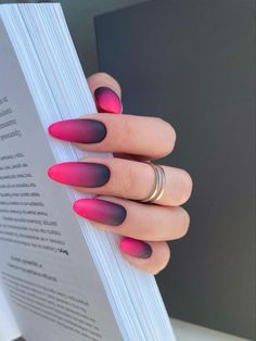 Degrade Nails, Purple Ombre Nails, Unghie Sfumate, Pink Chrome Nails, Trendy Shades, Ombre Acrylic Nails, Goth Nails