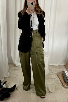 Green Cargo Work Outfit, Cargo And Blazer Outfit, Khaki Green Trousers Outfit, Cargo Work Pants Women, Satin Green Pants Outfit, Blazer And Cargo Pants Outfit, Green Satin Cargo Pants Outfit, Green Wide Leg Cargo Pants Outfit, Satin Cargo Pants Outfit Winter