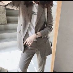 Trendy Suits Casual Winter Office Suits, Casual Fall Suits For Office, Casual Fall Suits For Workwear, Casual Fall Office Suits, Suits Korean, Trendy Suits, Womens Jackets Casual, Womens Suits Business, 2 Piece Sets