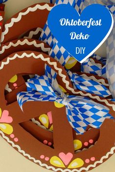 the oktoberfest deko diy is decorated with paper