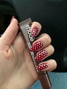 fall nails, polka dot nails, nailinspo #nailinspo #nails #fall #holiday #holidaynailart Polka Dot Nails Christmas, Brown Nails White Polka Dots, Red Nails With Polka Dots, Christmas Nails Polka Dots, Red And White Polka Dot Nails, Polka Dot Christmas Nails, Red Nails With Dots, Brown Polka Dot Nails, Christmas Polka Dot Nails