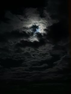 moon moonlight night winter sky Stormy Night Sky, Cloudy Night Sky, Cloudy Nights, Horror Nights, Night Circus, Night Scenery, Rainy Night, Winter Night