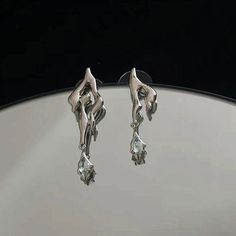 These Aesthetic Earrings are sure to make any outfit creative and completely unique! 🌟 Size: Standart Hot Necklaces, Moonstone Drop Earrings, Wholesale Earrings, Style Kawaii, Y2k Jewelry, Asymmetrical Earrings, Liquid Metal, Zircon Earrings, Earring Trends