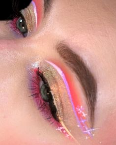 Here is one beautiful makeup with new @odenseyecosmetics Rosy Jingle palette 💛 @odenseyecosmetics Rosy Jingle palette @glitter_things_beauty_ aqualiner #odenseye #макияж #креативныймакияж #makeup #creativemakeup #brightmakeup #cosmetics #косметика #Christmas #christmasmakeup #новогодниймакияж #rosyjinglepalette #glitterthings Glitter Things, Bright Makeup, Christmas Makeup, Beautiful Makeup, Glitter, Makeup, Christmas, Beauty