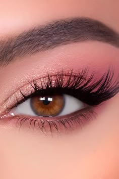 50 Gorgeous Pink Eyeshadow Looks To Charm Everybody Pink Summer Makeup Looks, Makeup To Go With A Pink Dress, Eyeshadow Daytime Look, Pink Day Makeup, Formal Makeup For Pink Dress, Prom Eye Makeup For Pink Dress, Rose Pink Makeup Look, Pale Pink Eyeshadow Looks, Pink Make Up Looks Natural