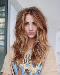 Long Dimensional Haircut, Auburn Strawberry Blonde Hair, Auburn Balayage Hair, Red Hair With Blonde Highlights, Shaggy Hairstyles, Long Shaggy, Fall Hair Color Trends, Ombre Hair Blonde