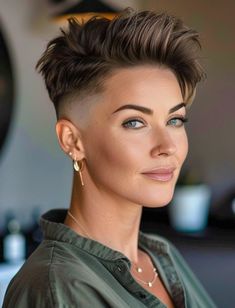 Short Hair Women Undercut, Short Hair Undercut Women Shaved Sides, Short Haircut For Wavy Hair, Female Short Haircut, Pixie Fade, Pixie With Long Bangs, Pixie Mohawk