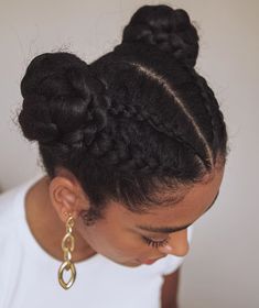 Protective Ponytails For Natural Hair, Chic Natural Hairstyles, Course Hairstyles For Women, Fine Natural Hair Styles Black, Natural Bun Hairstyles, Bun Style, Beautiful Natural Hair, Natural Curls Hairstyles