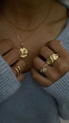 Beautiful Wedding Rings Diamonds, Gold Girl, Golden Jewelry, Dope Jewelry, Classy Jewelry, Jewelry Essentials, Stacked Jewelry, Jewelry Lookbook, Gold Necklace Layered