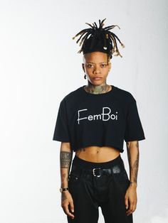 Masc Crop Top Outfits, Queer Fashion Crop Top, Androgynous Photoshoot, Queer Fashion Feminine, Masculine Men In Crop Tops, Non Binary Fashion, Lgbtq Fashion, Androgynous Girls, Gender Free