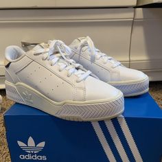 Adidas platform court tourino bold shoes size womens 8.5 mens 7. Only worn twice. In great condition⭐️
 No original box
Color white orange Adidas Platform, Bold Shoes, Adidas Sneakers Women, Box Color, Platform Shoes, Women's Sneakers, Adidas Women, Womens Sneakers, Original Box