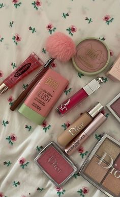 Dior Mascara, Mascara Too Faced, Floral Print Dress Summer, Makati, Makeup Essentials, Pretty Makeup, Just Girl Things, Aesthetic Makeup