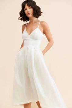 Rent Hi-Low Metallic Gown from Nuuly. Pick 6 items for $98/month. Free shipping + returns. Chic Summer Gown With Lined Bodice, Summer Wedding Midi-length Gown, Chic Gown With Fitted Bodice For Summer, Chic Summer Gown With Fitted Bodice, Summer Gown With Pleated Bodice And Sweetheart Neckline, Chic Midi-length Wedding Gown, Chic Midi Length Wedding Gown, Summer Cocktail Gown With Pleated Bodice, Chic A-line Bridesmaid Gown