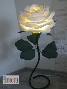 Giant Paper Roses, Paper Flower Wall Decor, Creation Deco, Paper Flower Wall, Home Diy Ideas