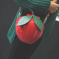 -Apple Shape Crossbody Shoulder Bag -Brand New -Material: Pu Leather -Size: 19 X 19 X 10 Cm Handbag Types, Novelty Handbags, Fruit Bag, Authentic Designer Handbags, Apple Shaped, Novelty Bags, Hermes Handbags, Designer Bag, Stylish Bag