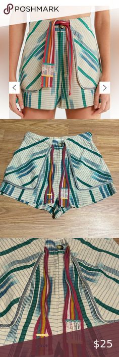 Urban Outfitters UO Patterned Pocket Shorts Size 4 Urban Outfitters Pants, Pocket Shorts, Shorts With Pockets, Urban Outfitters, Size 4, Best Deals