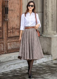 Autumn England, Handmade Skirts, Summer Trends Outfits, Rock Outfit, England Style, Fall Outfits For Work, Fashionista Clothes