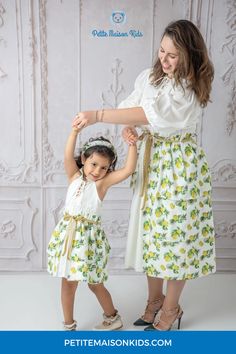 Step into sunny-day style with the Amalfi Lemon Mom Dress. Crafted from lightweight and breathable linen, this dress offers the perfect combination of comfort and style for the summer season. Lemon Prints, Lemon Print, Mom Dress, Print Style, Printed Linen, Family Photoshoot, Signature Design, Chic Dress, Amalfi