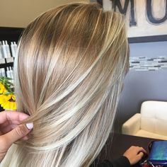 blonde baylayage for summer Blonde Baylayage, Sandy Blonde Hair, Blonde Balayage Highlights, Hair Color And Cut, Balayage Highlights, Face Framing, Blonde Balayage