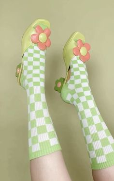 Amy Roiland, Funky Fashion, 60s Fashion, Pretty Shoes, Mode Vintage, Character Outfits, 70s Fashion, Cute Fashion, Cute Shoes