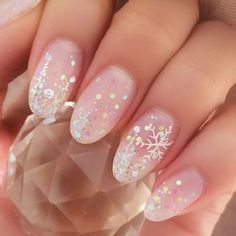 Simple Christmas Nails, Nail Art Noel, Holiday Nails Winter, Image Nails, Snowflake Nail Art, Festive Nail Art, Valentine Nails, Cute Christmas Nails, Christmas Nails Easy