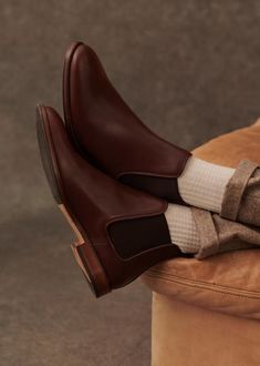 Woody Chelsea Boots - Camel Traditional Leather - Bovine leather - Octobre Éditions Leather Chelsea Boots Men Outfit, Brown Chelsea Boots Outfit, Brown Suede Chelsea Boots, Chelsea Boots Men Outfit, Brown Leather Chelsea Boots, Brown Winter Boots, Chelsea Boots Outfit, Chelsea Shoes, Boots Men Outfit