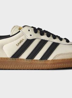 SAMBA Cute Sambas, Soccer Pitch, Statement Bag, Everyday Luxuries, Christmas 2024, Adidas Samba, Classic Leather, Leather And Lace, You Bag