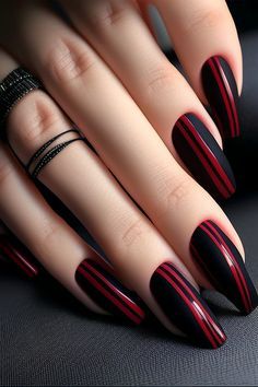 Red Black Nails Ideas, Corporate Goth Nails, Black Red Nails Design, Red Black Nails Designs, Summer Nailart, Red Black Nails, Dark Color Nails, Trends Nails, Subtle Nails