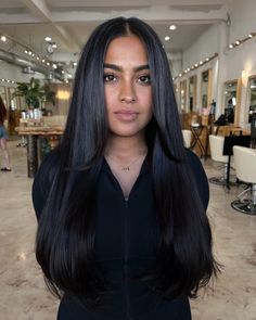 Best Long Winter Haircuts 2024 – 2025: Trendy Styles and 25 Ideas for the Season Winter Haircuts, Haircuts 2024, Bright Highlights, Blonde Balayage Highlights, Black Curls, Cool Skin Tone, Dark Complexion, Different Skin Tones, Lighter Skin