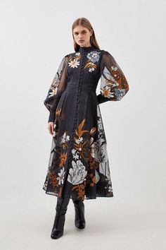 Organdie Dress, Casual Cocktail Dress, Western Embroidery, Latest Maxi Dresses, Style Aesthetics, Chic Cocktail Dress, Petite Maxi Dress, Spring Wedding Guest Dress, Maxi Dress Collection