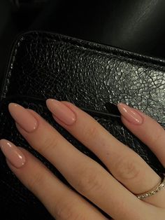 Nails Glossy, Nude Nail Designs, Casual Nails, Classy Acrylic Nails, Soft Nails, Nails Almond, Neutral Nails, Nature Tattoos, Fire Nails